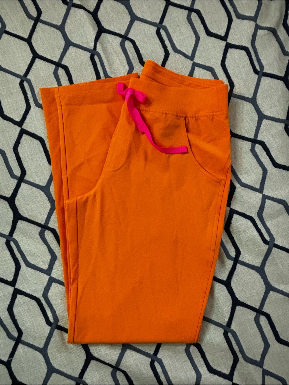 Figs Kade Straight Leg scrub pant in creamsicle Women’s size M/T NWOT